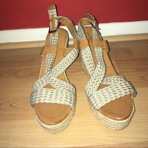 Banana Republic Khaki braided fabric slingback